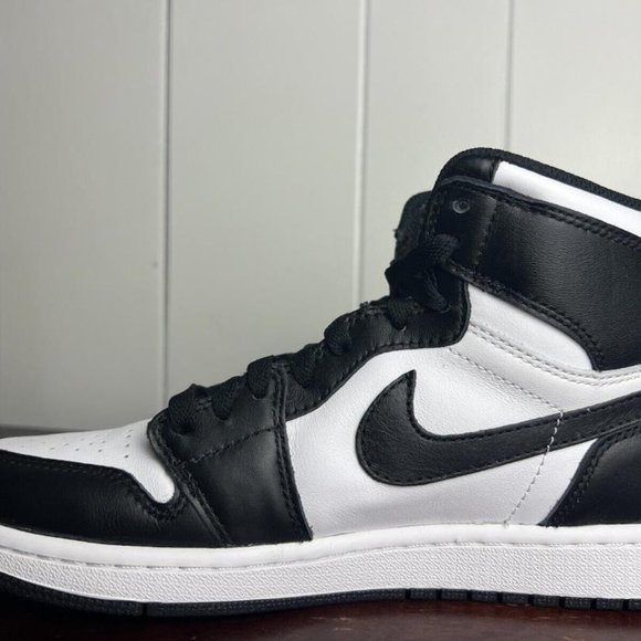 2014 Nike Air Jordan 1 Retro High OG Black White main image 4